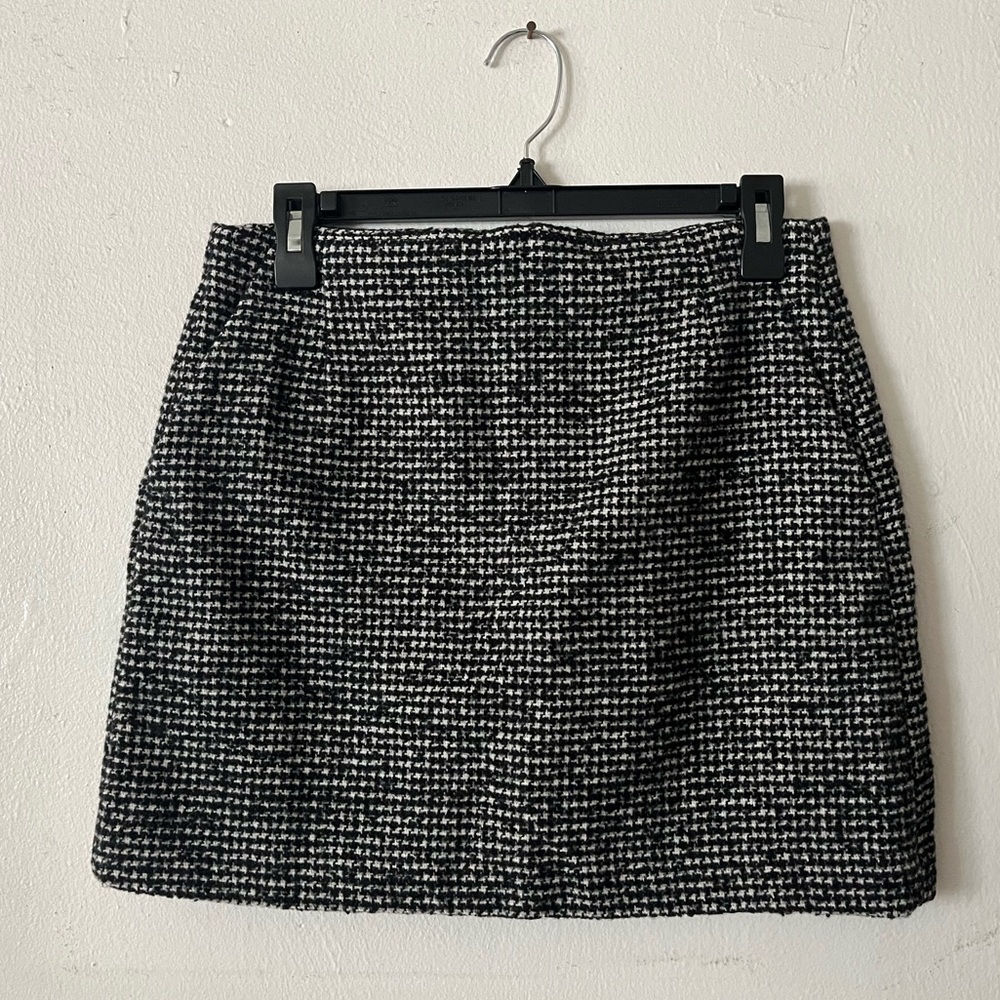 Uniqlo Black and White Mini Skirt